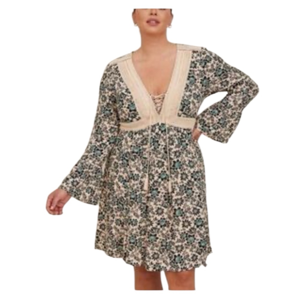 Torrid	100%Rayon Crochet Lace Up Bodice Trim Boho Dress. Size 00.